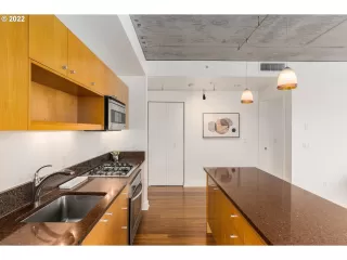 Photo #6: 22301874 Listing