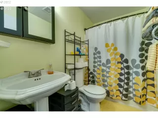 Photo #5: 22302127 Listing 