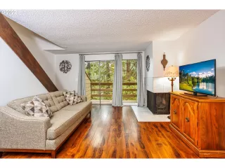 Photo #2: 22302435 Listing