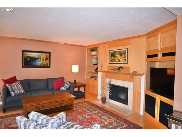 MLS: 22302873 Condo For Sale