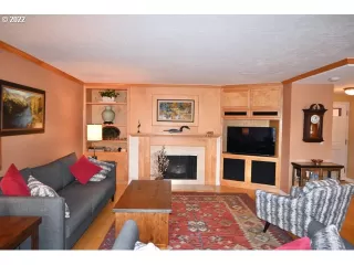 Photo #3: 22302873 Listing