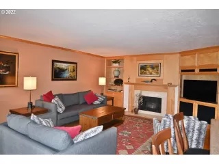 Photo #4: 22302873 Listing