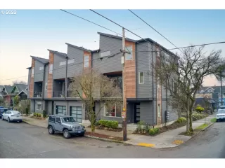 Photo #1: 22303386 Listing