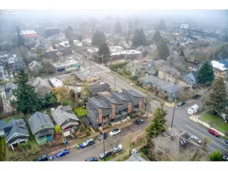 Photo #4: 22303386 Listing