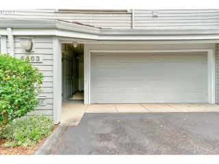 Photo #2: 22304016 Listing