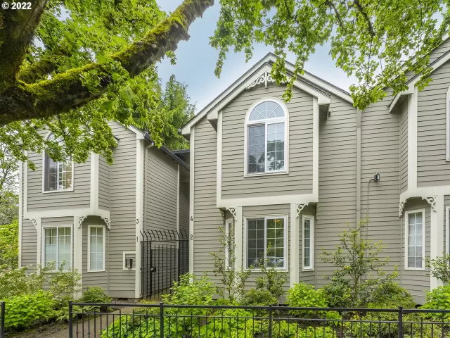 MLS: 22304285 Condo For Sale