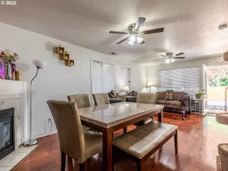 Photo #5: 22305173 Listing