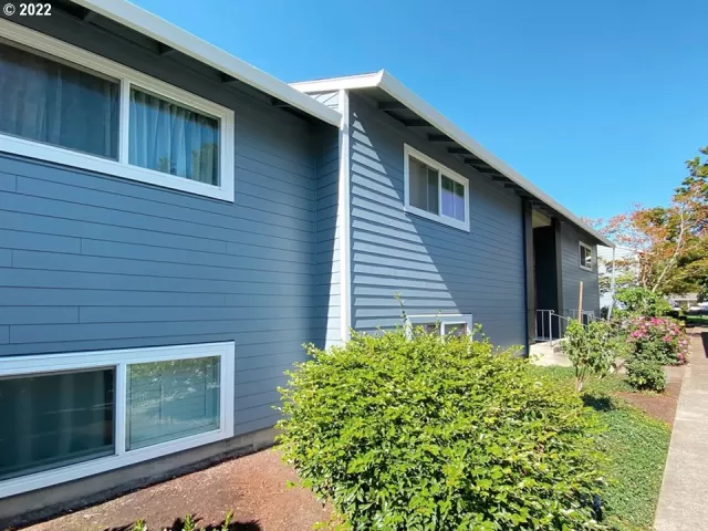 MLS: 22305268 Condo For Sale