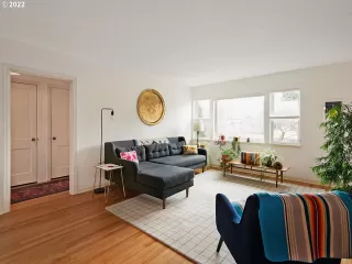 Photo #3: 22305431 Listing