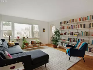 Photo #5: 22305431 Listing