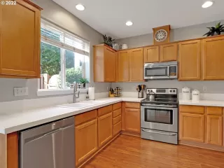 Photo #5: 22306305 Listing