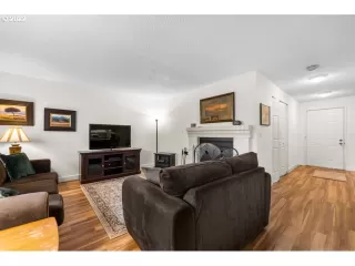 Photo #3: 22307229 Listing