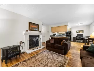 Photo #6: 22307229 Listing