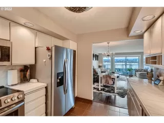 Photo #5: 22307490 Listing 