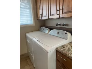 Photo #4: 22307852 Listing