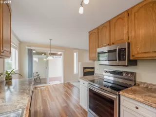 Photo #4: 22307945 Listing 