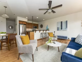 Photo #5: 22307970 Listing