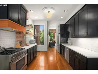 Photo #4: 223084647 Listing
