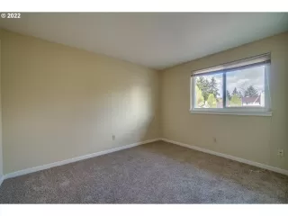 Photo #6: 22309249 Listing