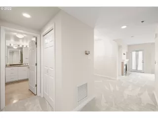Photo #2: 22309993 Listing