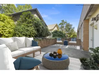 Photo #5: 22309993 Listing