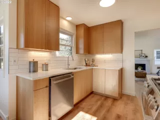 Photo #3: 22310363 Listing