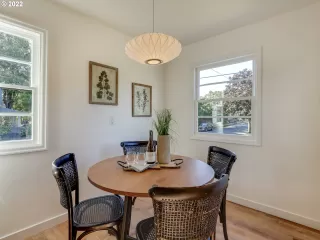 Photo #5: 22310363 Listing