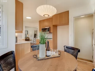 Photo #6: 22310363 Listing