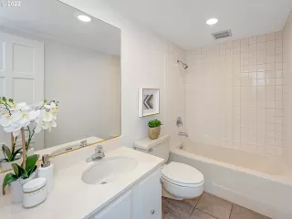 Photo #2: 22310541 Listing