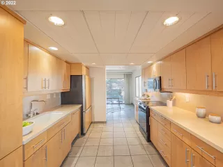 Photo #3: 22310541 Listing