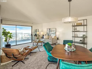 Photo #5: 22310541 Listing