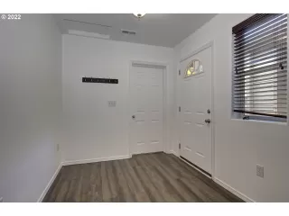 Photo #5: 22310568 Listing 