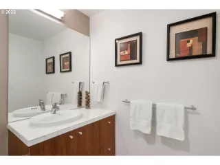 Photo #4: 22311023 Listing