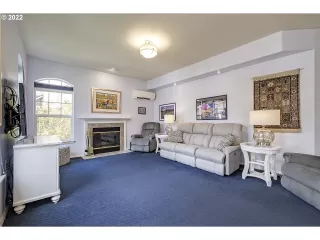 Photo #5: 22311070 Listing