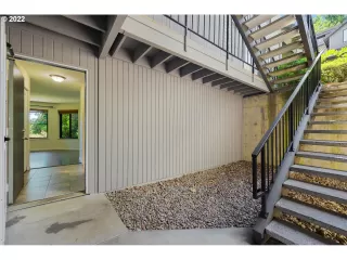 Photo #3: 22311084 Listing