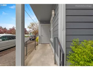 Photo #2: 22313056 Listing