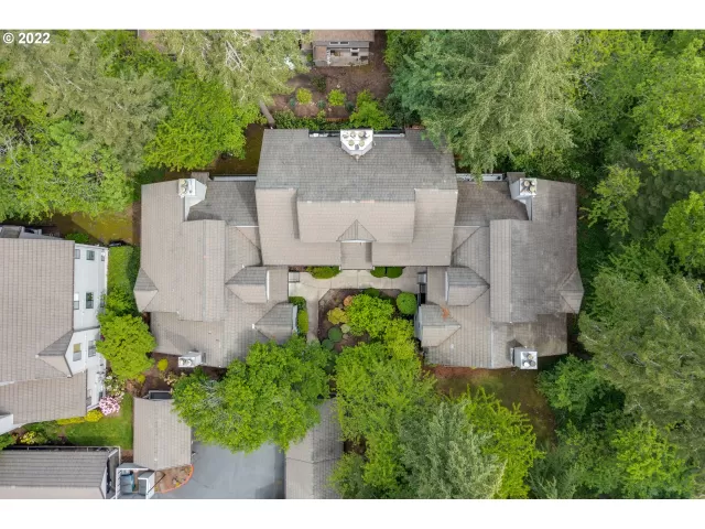 MLS: 22313566 Condo For Sale