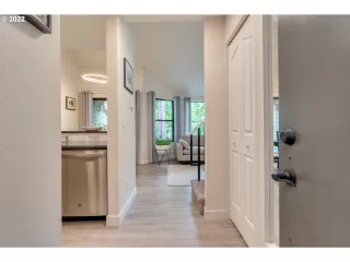 Photo #3: 22313566 Listing