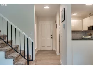 Photo #4: 22313566 Listing