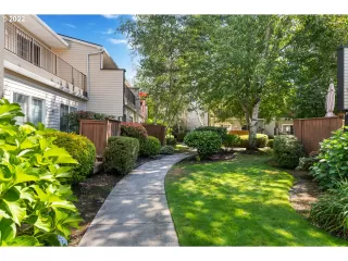 Photo #5: 22313933 Listing