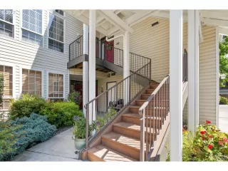 Photo #6: 22313933 Listing