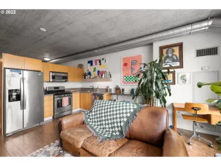 Photo #4: 22314139 Listing