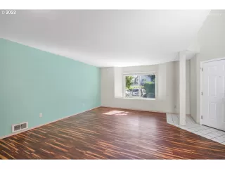 Photo #4: 22314721 Listing