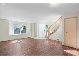 Photo #5: 22314721 Listing