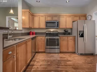 Photo #4: 22315220 Listing