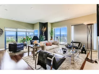 Photo #4: 22316550 Listing