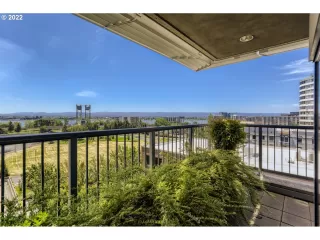 Photo #6: 22316550 Listing