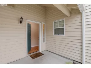 Photo #4: 22317223 Listing