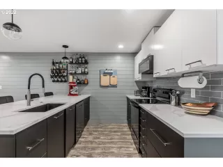 Photo #4: 22317599 Listing 