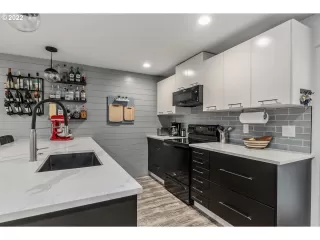 Photo #5: 22317599 Listing 